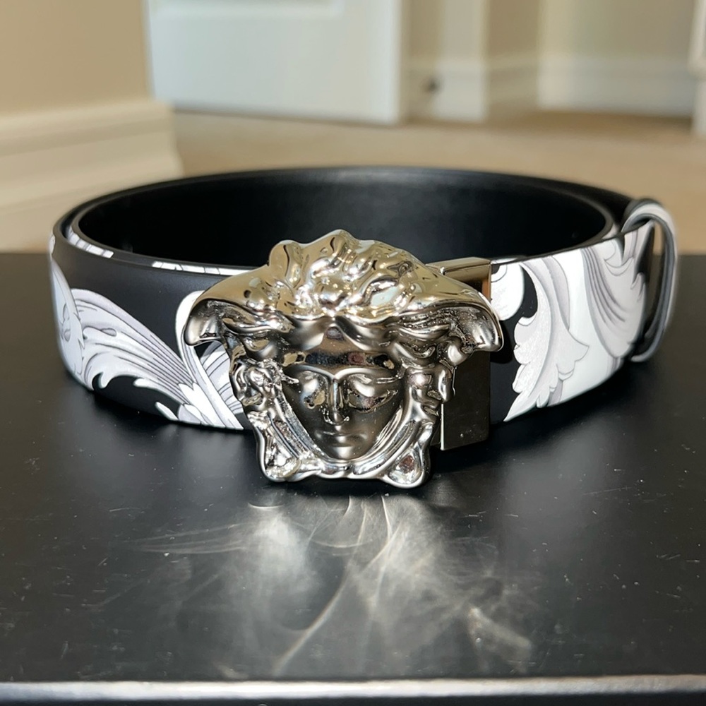 Reversible Versace belt